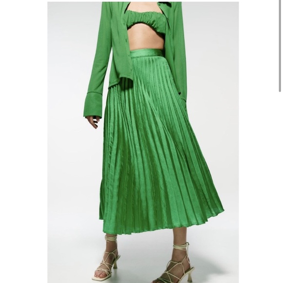***SOLD*** ZARA GREEN PLEATED SKIRT ***BRAND NEW*** SZ M - Picture 3 of 7
